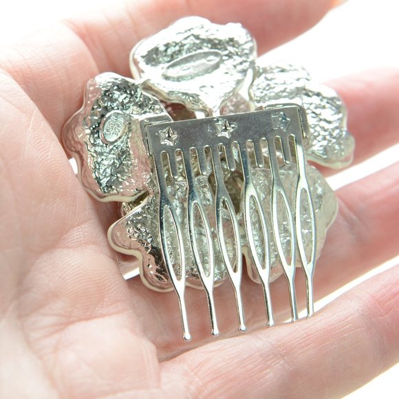 Oscar de la Renta Broken Flower Resin & Faux Pearl Comb main image 6